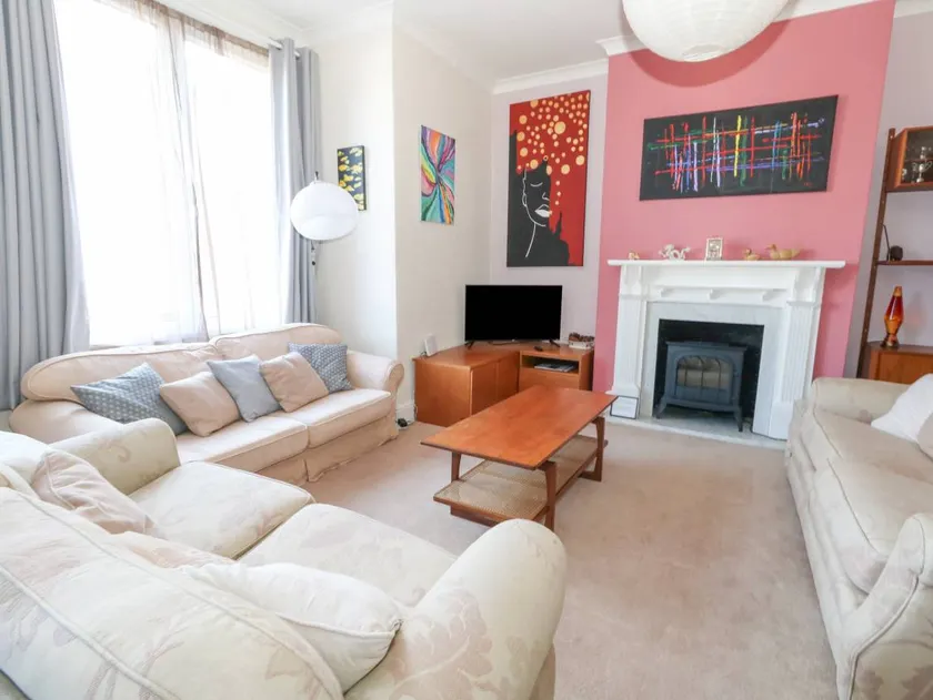Children-friendly wonderful cottage with garden | Beach view | Pets are welcome - Image 1