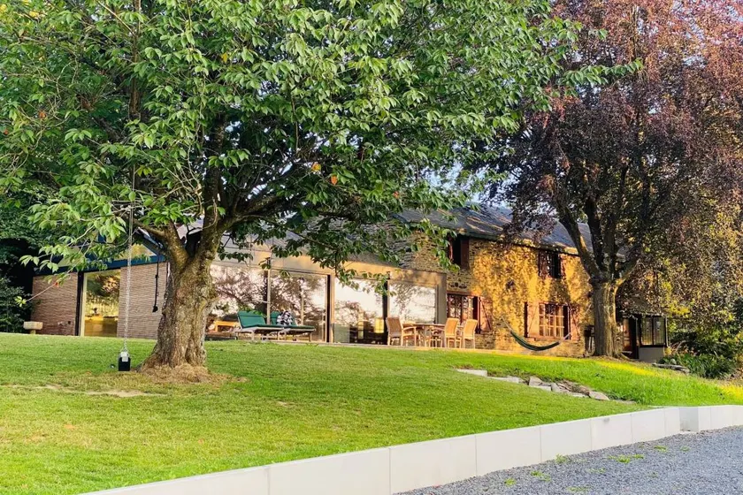 Holiday home with garden, terrace & barbeque - Image 1