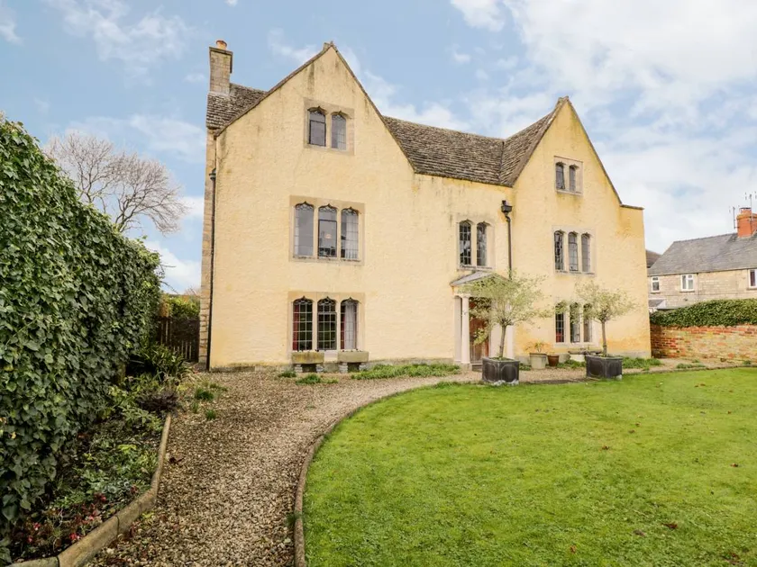 Cottage with garden & barbecue - Image 1