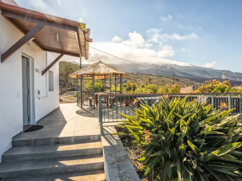 Modern house with sea and mountain view - 4 guests - Image 1
