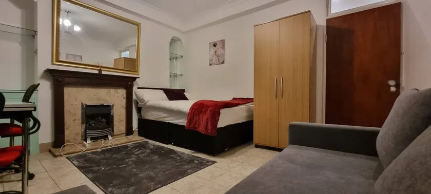 4 Bed Flat - Sleeps 12 - Pets - Wifi - Image 1