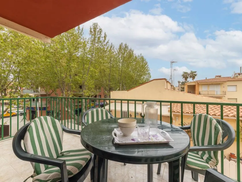 Holiday apartment with terrace - Image 1