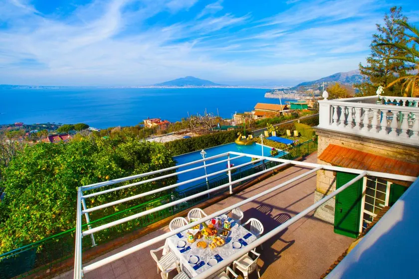 Ample villa with garden, terrace & jacuzzi - Image 1