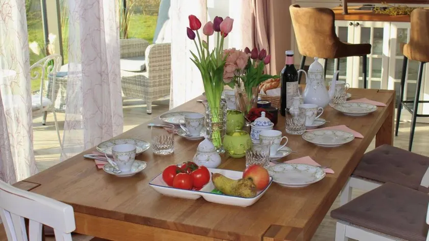 Holiday home with terrace - Image 1