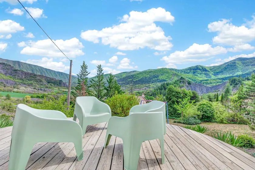 Lavender Cottage with Mountain View, Private Terrace, and Wi-Fi - Image 1