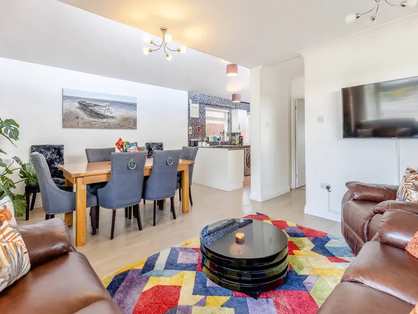 Family-friendly cottage with garden | River view | Next to the beach | Pets are welcome - Image 1