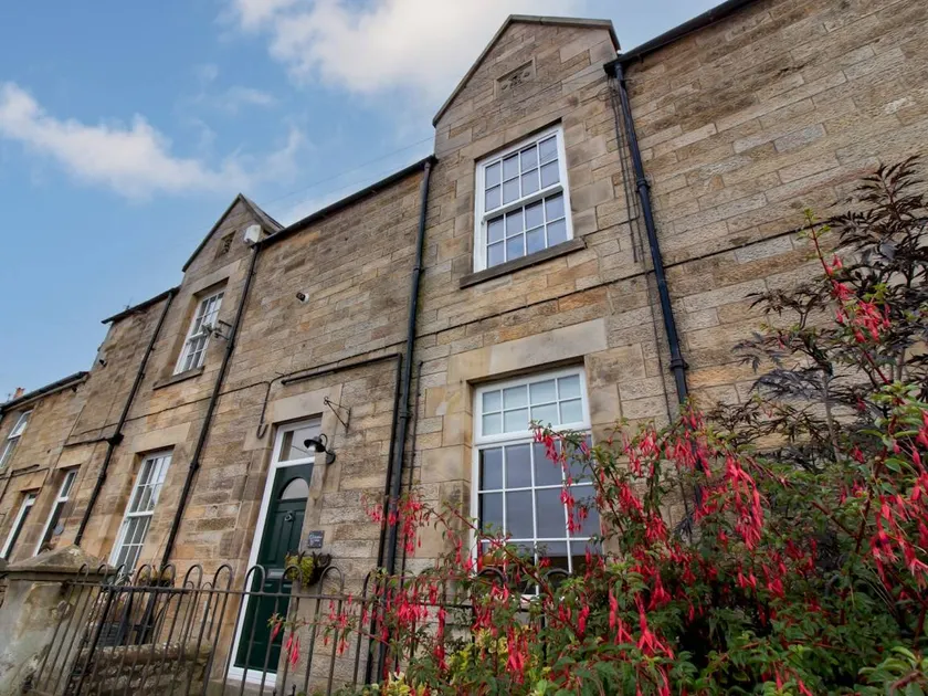 Fully equipped holiday home with garden & fast internet - Image 1