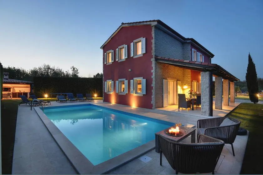 Villa with heated pool, terrace & barbeque - Image 1