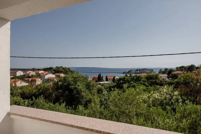 Pleasant holiday apartment with garden, terrace & barbecue | Sea view - Image 1