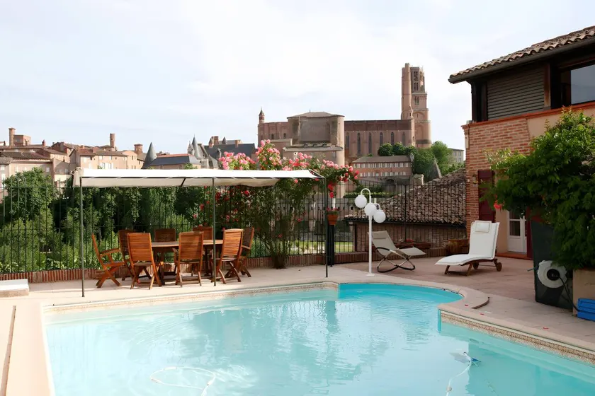 Lovely bed and breakfast with terrace, pool & garden | Garden view - Image 1
