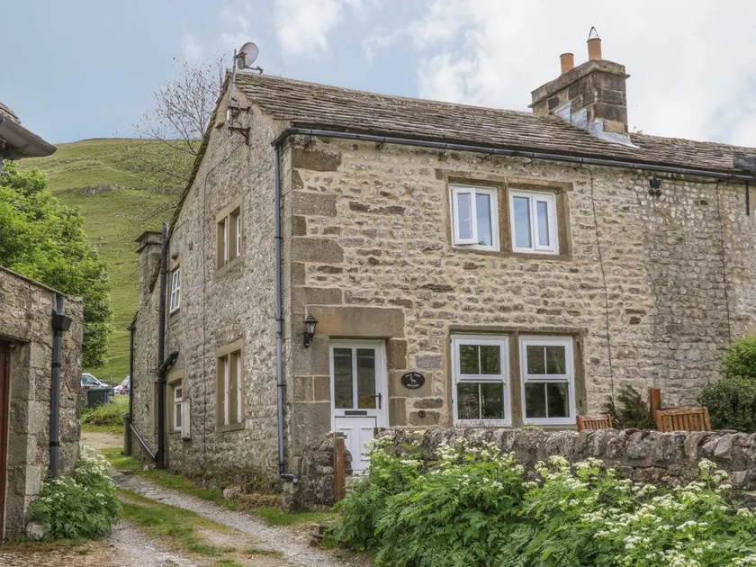 Child-friendly cottage with garden - Image 1