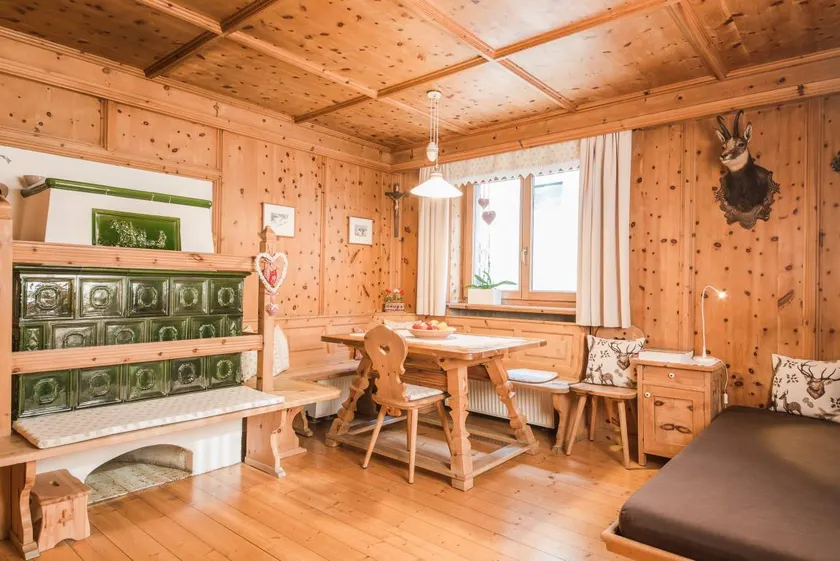 Holiday Apartment 'Draxlhof Latsch' with Mountain View, Private Garden and Wi-Fi - Image 1