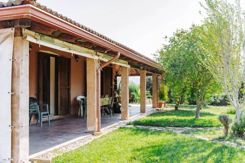 Fully equipped house with garden, BBQ & terrace | Mountain view | Suitable for remote work | Dogs allowed - Image 1