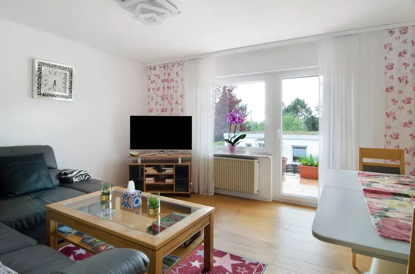 Beautiful flat with terrace & garden | Garden view - Image 1