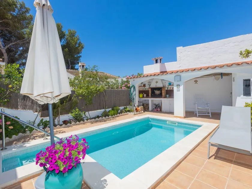 Maison entièrement équipée avec barbecue, piscine privée et jardin - Image 1