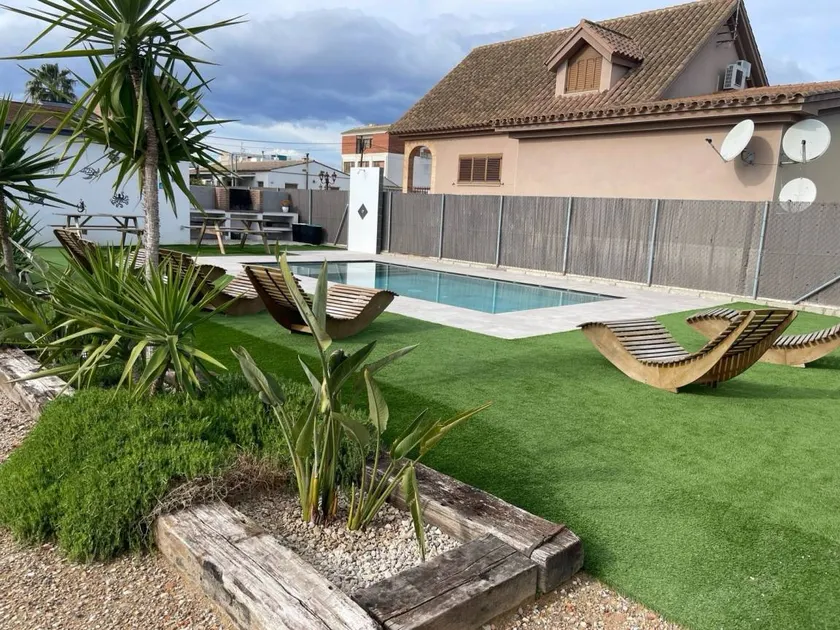 Child-friendly wonderful holiday home with fast internet, barbecue & pool | River view | Pet-friendly - Image 1