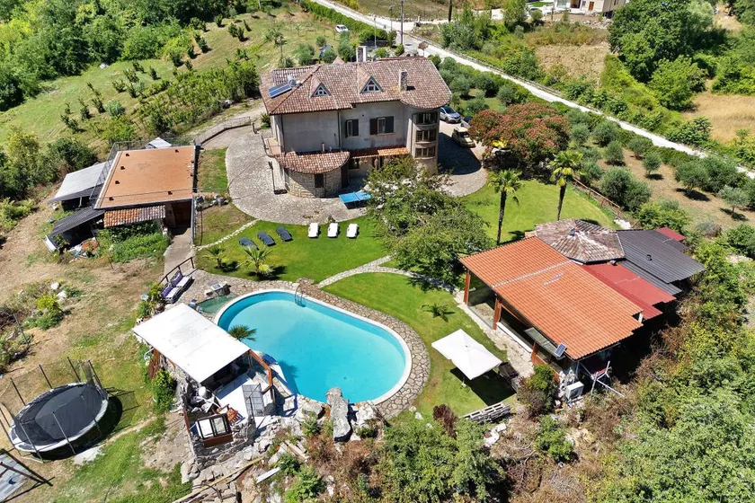 Villa with hot tub, sauna & private pool | Mountain view | Suitable for remote work - Image 1