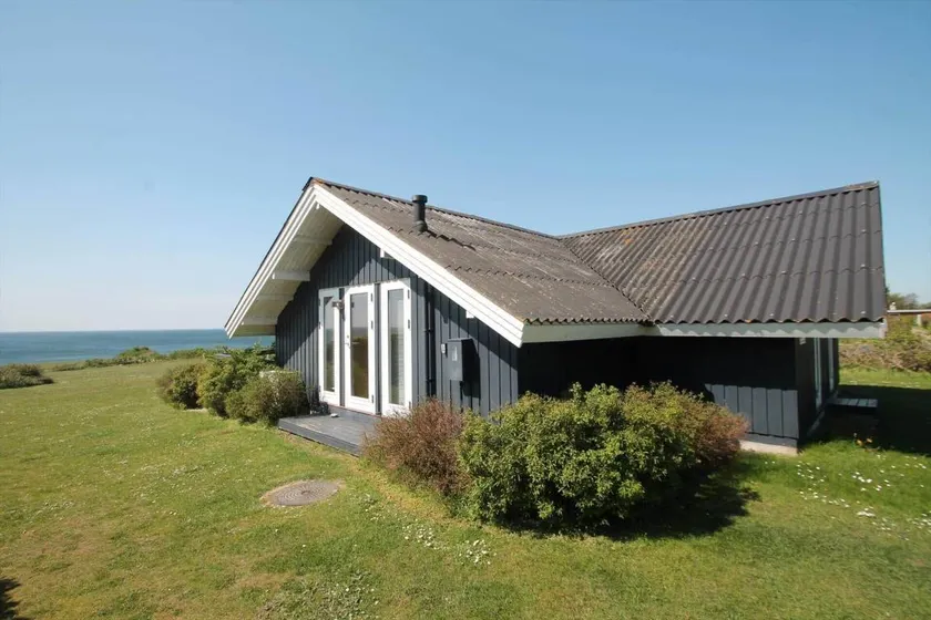 Holiday home with terrace | Sea view | Pet-friendly - Image 1