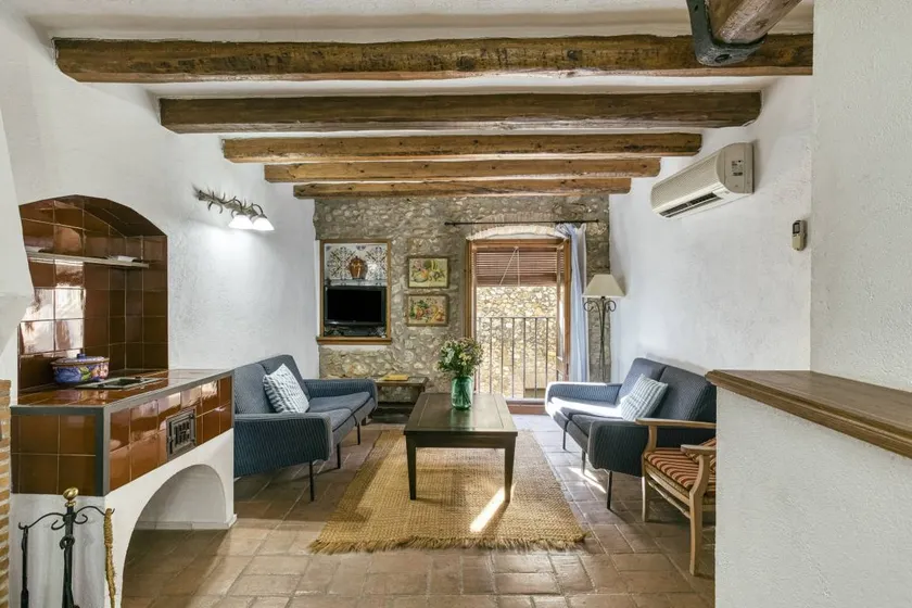 Fully equipped big holiday home with terrace | City view - Image 1