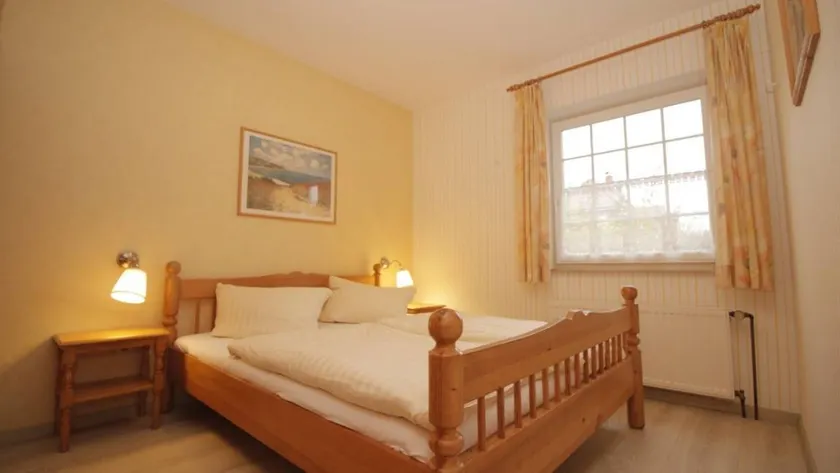 Flat with BBQ, garden & terrace - Image 1