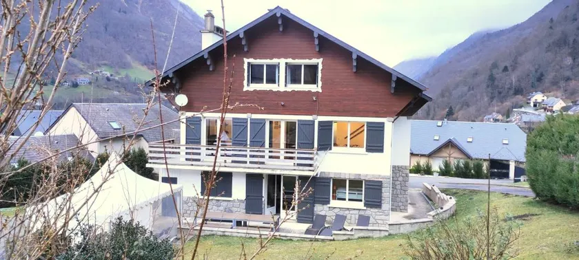 House with sauna, garden & jacuzzi | Mountain view - Image 1