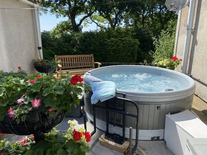 Landhaus mit Whirlpool und Garten - Image 1