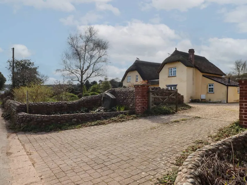 Voll ausgestattetes Landhaus mit Garten | Haustiere erlaubt - Image 1