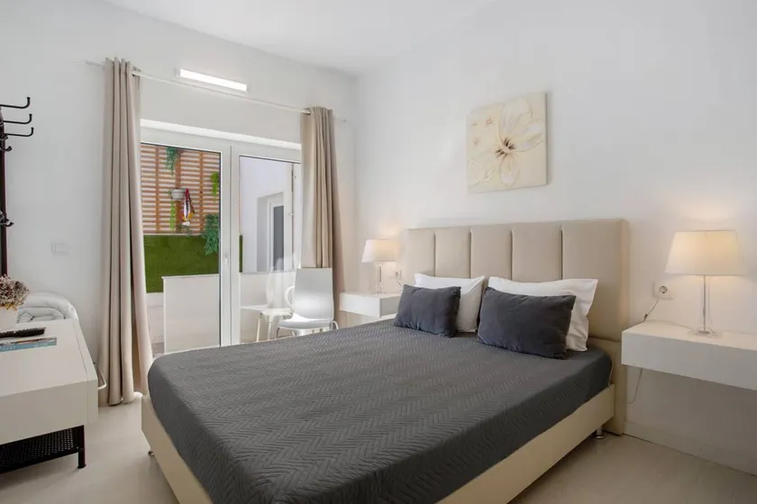 Charmante chambre chez l'habitant avec internet haut débit | À côté de la plage - Image 1