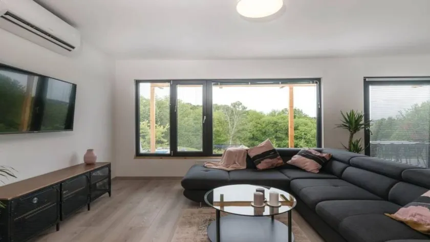 Casa apropiada para familias con barbacoa, terraza y piscina privada | Se admiten mascotas - Image 1