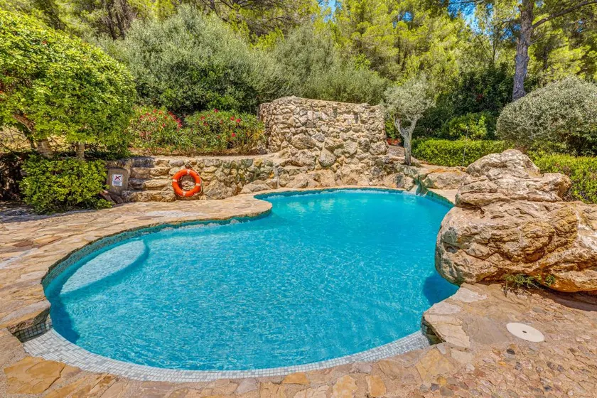 Grande finca adaptée aux familles avec barbecue, terrasse et internet haut débit | Vue montagne | Parfaite pour le travail à distance | Avec animaux acceptés - Image 1