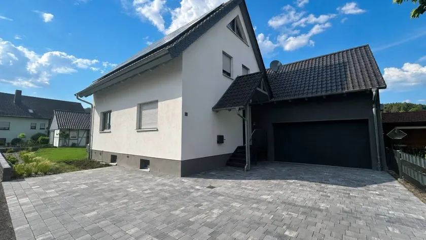 Holiday apartment with terrace & pool - Image 1