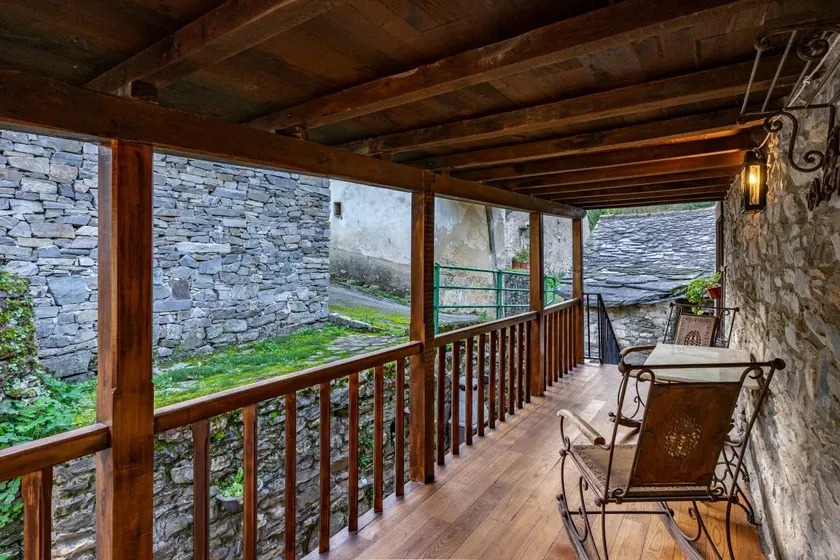Holiday apartment with terrace & barbecue | Mountain view - Image 1
