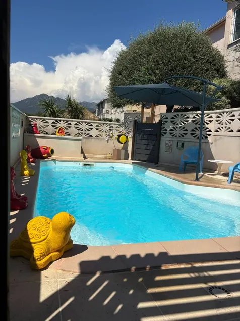 Holiday apartment with barbeque, pool & terrace - Image 1