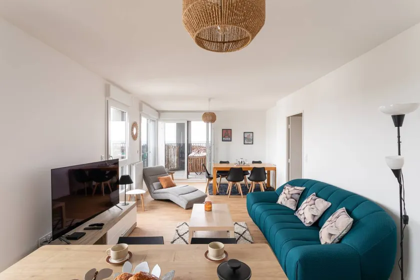 Family-oriented apartment with terrace - Image 1