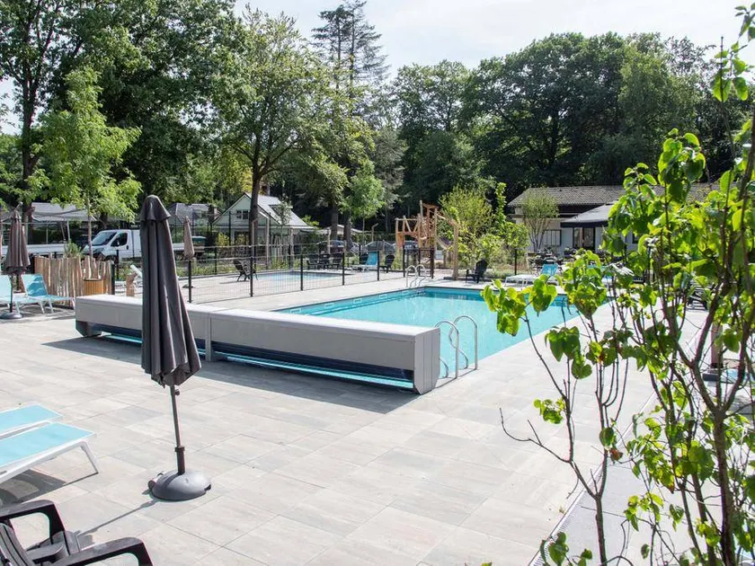 Logement avec piscine chauffée, terrasse et jacuzzi - Image 1