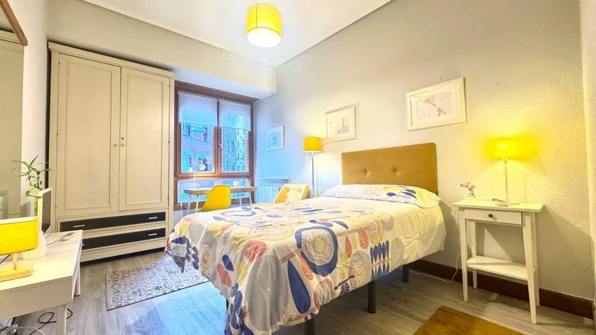 Private room with terrace | Next to Azkuna Zentroa - Image 1