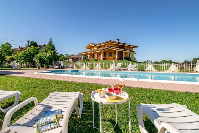 Wohnung mit Pool, Grill und Garten - Image 1