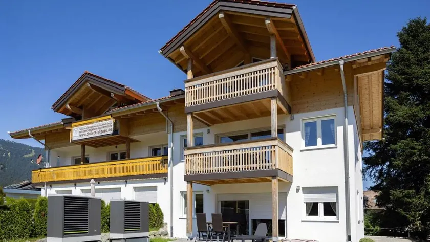 Flat with garden, terrace & sauna | Garden view - Image 1