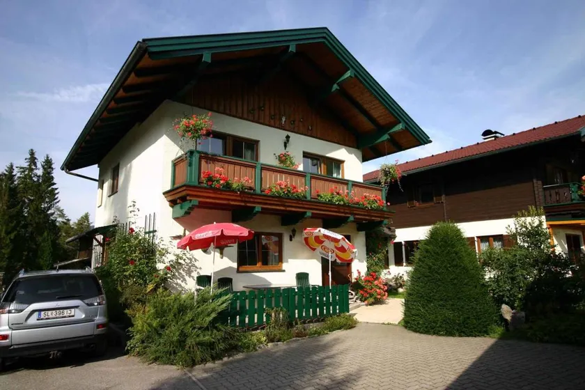 Maison de vacances adaptée aux familles avec barbecue, jardin et terrasse - Image 1
