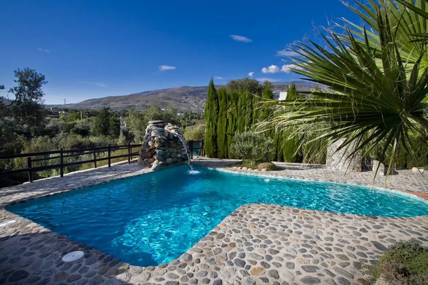 Fully equipped big villa with terrace, barbecue & garden | Garden view - Image 1