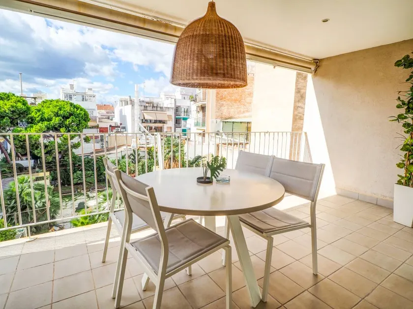 Family-oriented charming apartment with terrace | City view | Close to the beach - Image 1