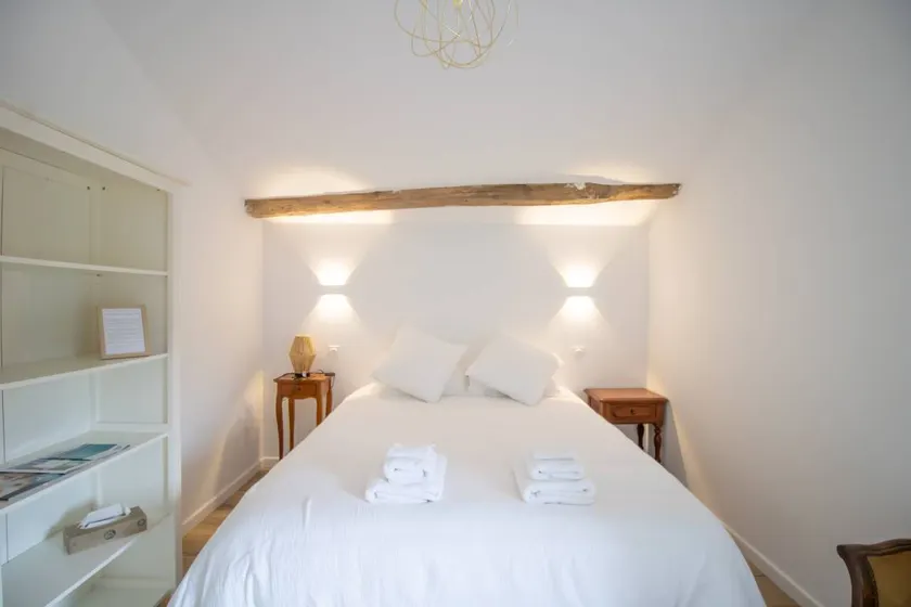 'Ghjinestra' Room with Wi-Fi and Air Conditioning - Image 1