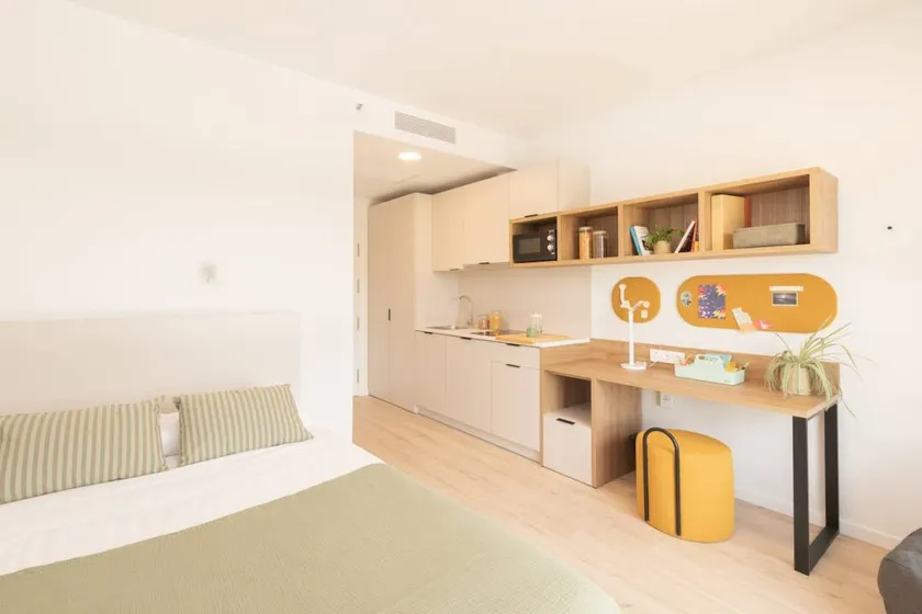 Letting with terrace - Image 1