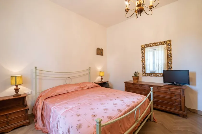 Fully equipped flat with BBQ & garden | Garden view | Dogs allowed - Image 1