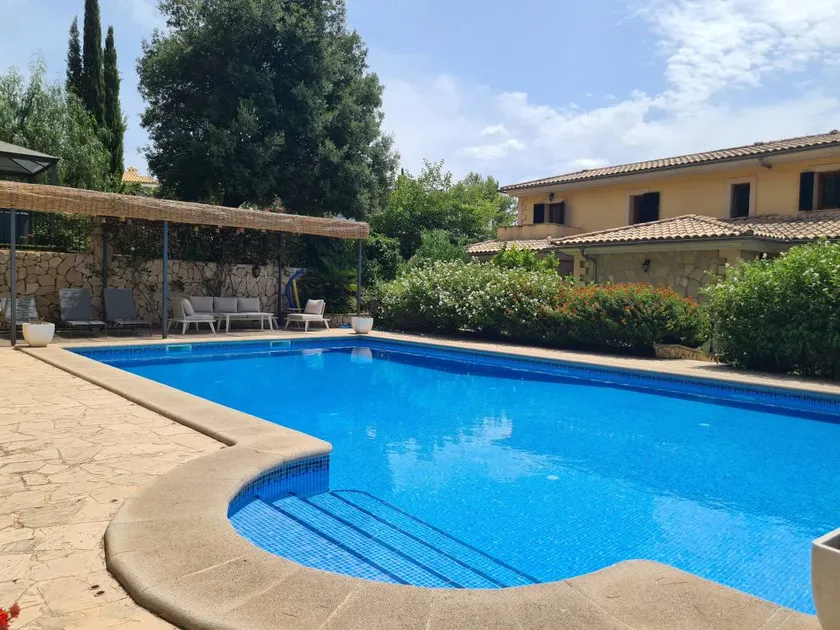 Fully equipped villa with terrace, barbeque & hot tub | Garden view | Good for workation - Image 1