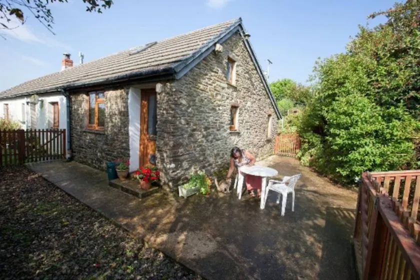 Family-friendly wonderful cottage with garden & BBQ | Mountain view | Dogs allowed - Image 1