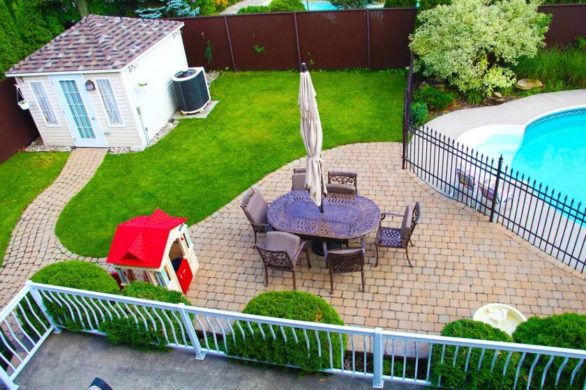 Chambre privée avec piscine et jardin - Image 1