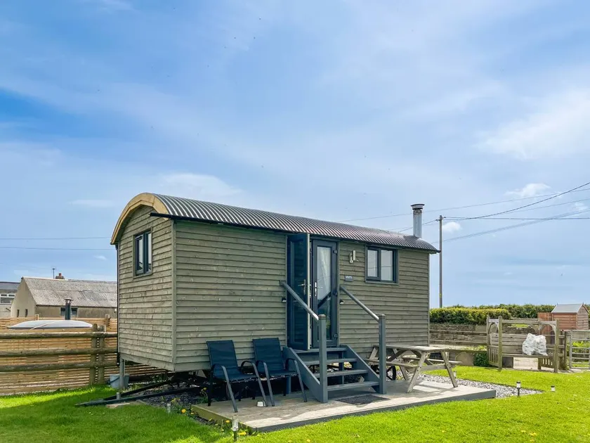 Children-friendly wonderful cottage with hot tub & garden | Pets are welcome - Image 1