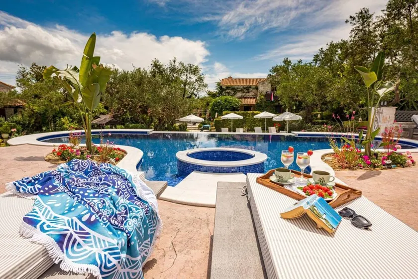 Charming villa with pool | Close to the beach - Image 1