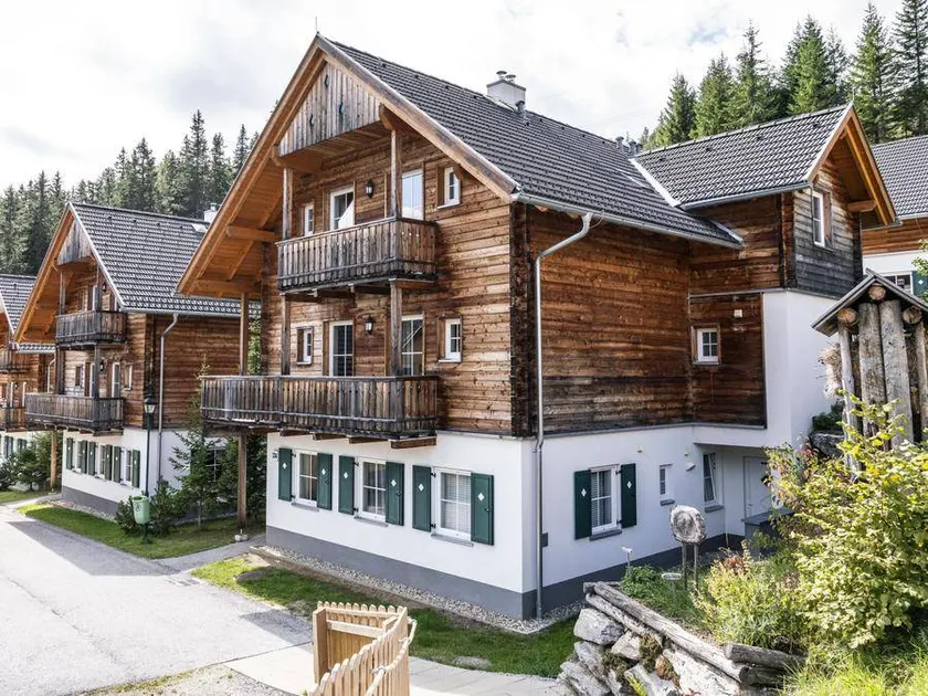 Family-friendly flat with heated pool & terrace | Ski nearby - Image 1